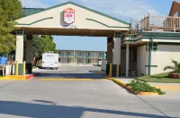 Plaza Inn Hotels near H-E-B