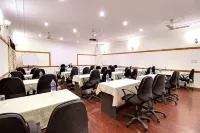 Neelesh Inn- A Luxury Lake View Hotel- 20 Kms from Nainital Hôtels à : L'Aiguillon-sur-Mer