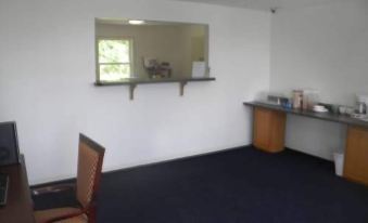 USA Inn and Suites Morgantown - Housity