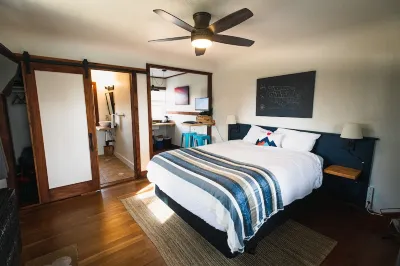 Left Coast Lodge Hotels in Sisters
