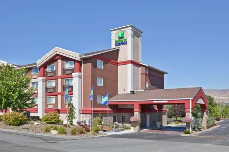 Holiday Inn Express Wenatchee by IHG Отели в г. Веначи