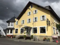 Dreischlager Hof Hotels in Asbach