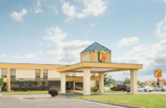 Super 8 by Wyndham Wichita South Hotel di 