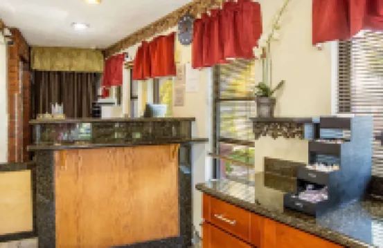 Super 8 by Wyndham Vancouver East