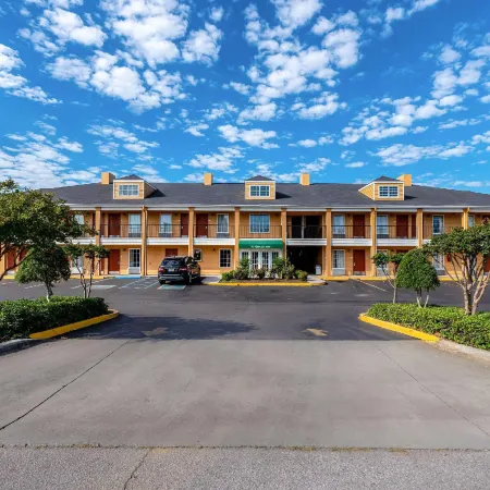 Quality Inn Decatur River City