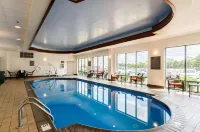 Comfort Inn & Suites Logan International Airport - Pools
