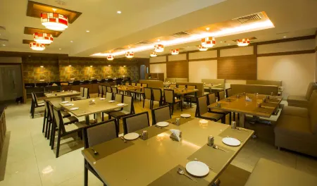 Hotel Saradha Grande Отели в г. Пудуккоттай