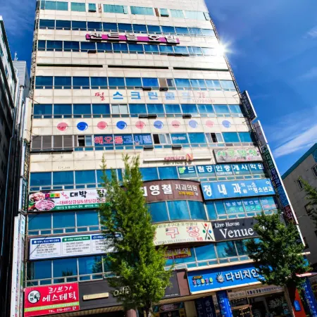 Central Hotel