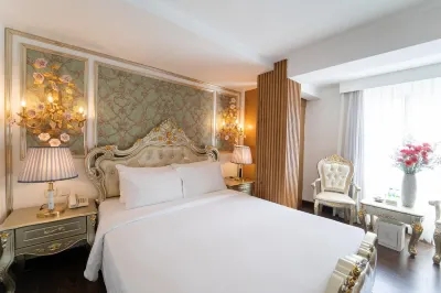 The White Hotel 8A Thai Van Lung Hotels in Le Thanh Ton