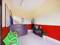 OYO 90977 Wisma Pelangi Palopo Hotels in Palopo