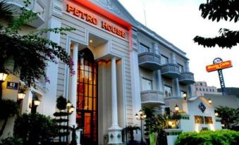 Petro House Hotel