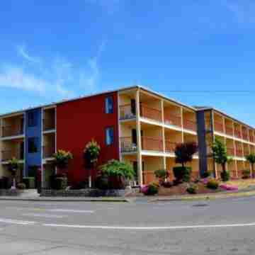 Harborside Inn Hotel Exterior