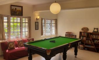 Colonels Inn - Housity