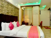 Hotel SGT Plaza Hotels near Thai Temple
