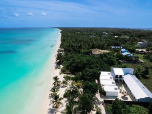 Clouds Beach Retreat Laamu Gan