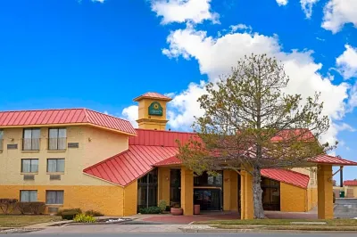 La Quinta Inn & Suites by Wyndham Salt Lake City - Layton Ξενοδοχεία στην πόλη Clearfield