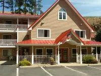 Keystone Boardwalk Inn and Suites Hotele w: Pennington County
