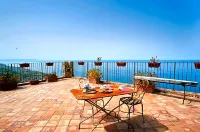 Residenza d'Epoca Borgodifiume Hôtels à : Belmonte Calabro