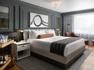 The Drake Oak Brook, Autograph Collection