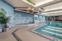 Best Western Plus Oswego Hotel and Conference Center - Pools