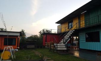 Smile Box Coffee & Resort
