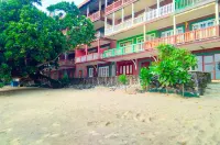 Kondominium Pantai Carita Selatan Hotels near Condominium Lippo Carita