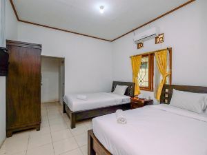 Homey and Simply Studio at Graha Wishnu Guest House