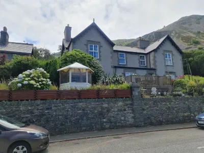 4Br Stunning Sea View Escape-Near Snowdonia & Coastal Trails Các khách sạn ở Penmaenmawr