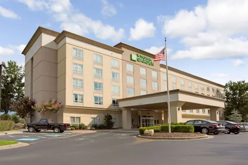 Wyndham Garden Duluth - Pet friendly