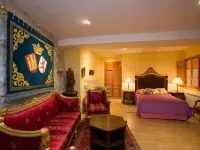 Residencia Real Castillo de Curiel - parking