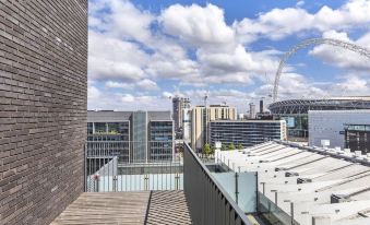 Lush Apartment - London Designer Outlet