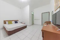 Urbanview Hotel Pondok Kurnia Near Buah Batu by RedDoorz Hotel a Cijagra