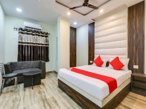 OYO 75217 Hotel Navya Grand