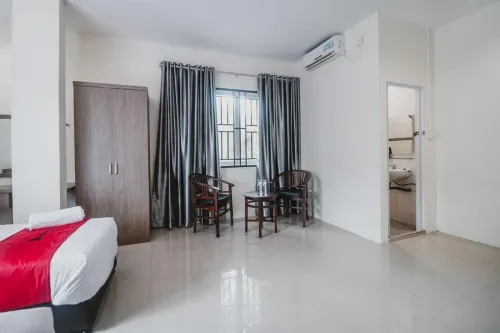 RedDoorz @ Baloi Batam Hotels in Sekupang