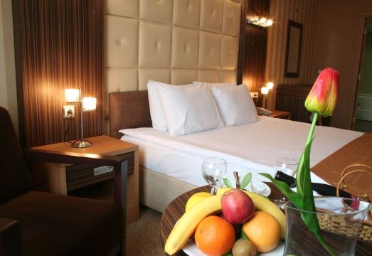 5. 수르멜리 아다나..