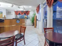 Howard Johnson by Wyndham Colorado Springs Hotels near Ivywild School