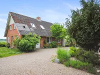 "Ludovic" - 7km from the Sea