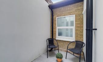 Lovely 1-Bed Apartment in London with Courtyard