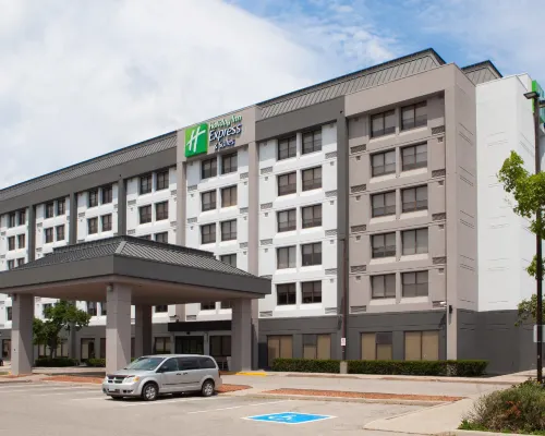 Holiday Inn Express & Suites MISSISSAUGA-TORONTO SOUTHWEST by IHG Hotels near Erindale