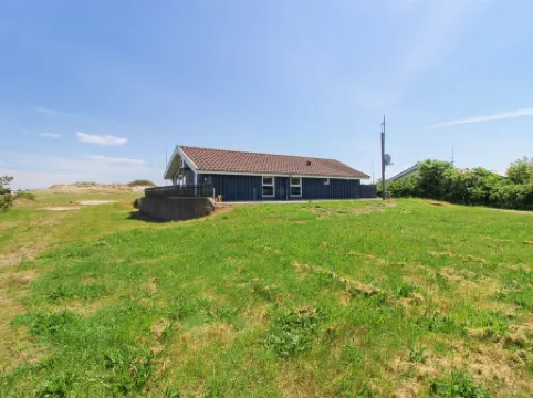 "Edmer" - 50m from the Sea