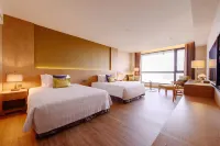 Golden Lake Hotel