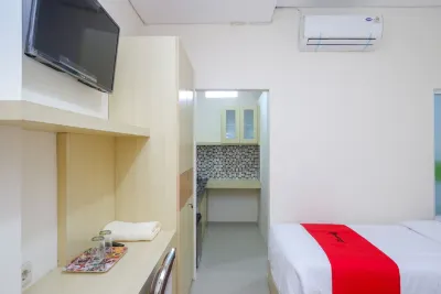 RedDoorz Plus Near Pasar Gede Solo