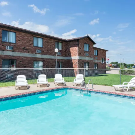 Super 8 by Wyndham Independence KS