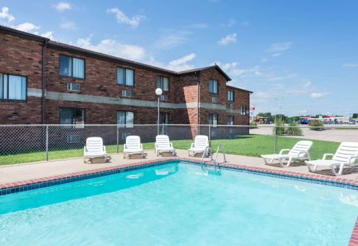 Super 8 by Wyndham Independence KS