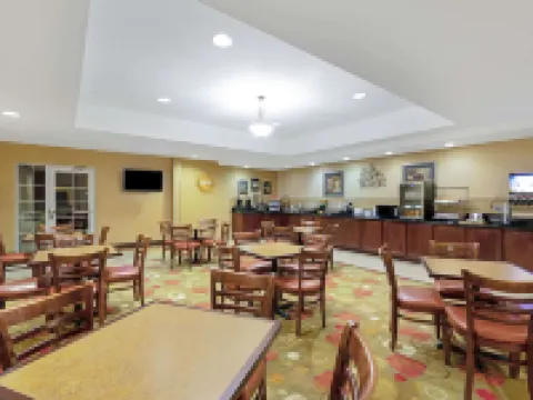 La Quinta Inn & Suites by Wyndham Stillwater-University Area Hotels in Payne County