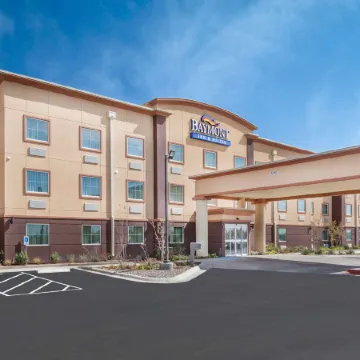 Baymont by Wyndham Midland Center