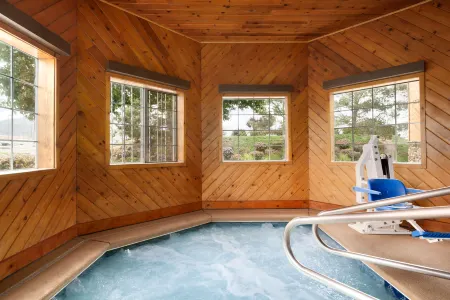 Best Western Liberty Inn Отели рядом с достопримечательностью «Аутлетс эт Техон»