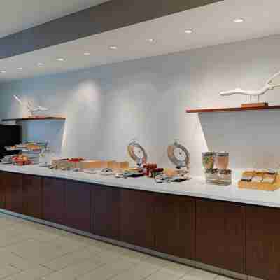 SpringHill Suites Bloomington Dining/Meeting Rooms