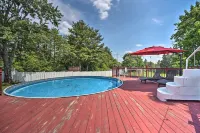 Stylish Suburban Home w/ Pool! 10 Mi to Royal Mtn - parking