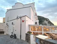 Roccobarocco Boutique Hotel Hôtels à : Serrara Fontana